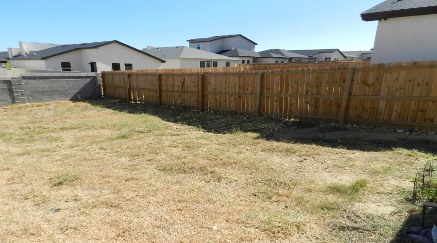 4002 Pavo Real Ln., Laredo, Texas 78046, 4 Bedrooms Bedrooms, 5 Rooms Rooms,2 BathroomsBathrooms,Residential,For Sale,4002 Pavo Real Ln.,20263842