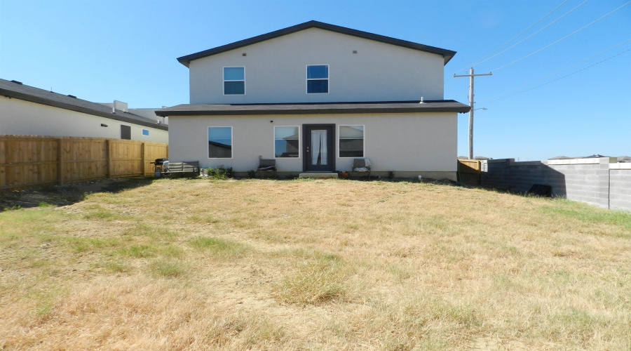 4002 Pavo Real Ln., Laredo, Texas 78046, 4 Bedrooms Bedrooms, 5 Rooms Rooms,2 BathroomsBathrooms,Residential,For Sale,4002 Pavo Real Ln.,20263842