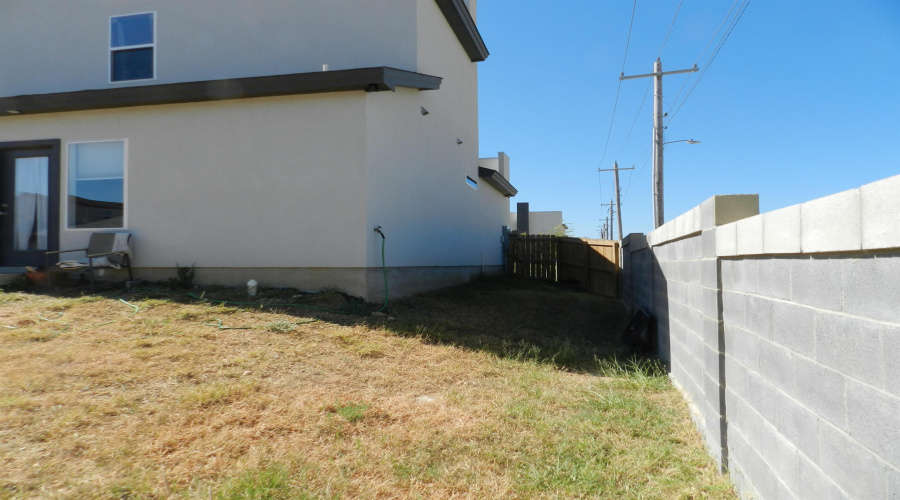 4002 Pavo Real Ln., Laredo, Texas 78046, 4 Bedrooms Bedrooms, 5 Rooms Rooms,2 BathroomsBathrooms,Residential,For Sale,4002 Pavo Real Ln.,20263842