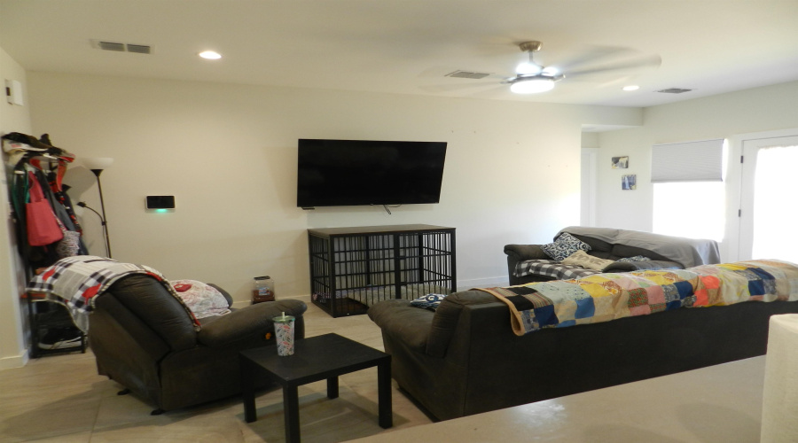 4002 Pavo Real Ln., Laredo, Texas 78046, 4 Bedrooms Bedrooms, 5 Rooms Rooms,2 BathroomsBathrooms,Residential,For Sale,4002 Pavo Real Ln.,20263842