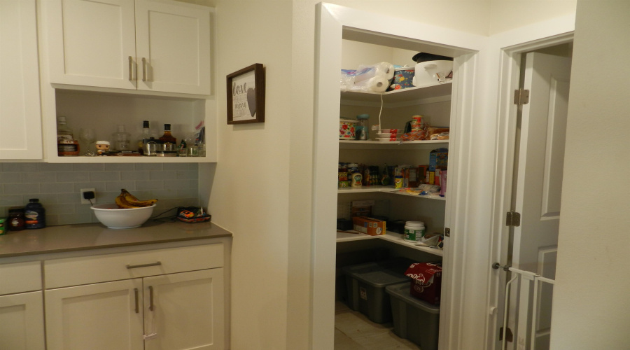 4002 Pavo Real Ln., Laredo, Texas 78046, 4 Bedrooms Bedrooms, 5 Rooms Rooms,2 BathroomsBathrooms,Residential,For Sale,4002 Pavo Real Ln.,20263842