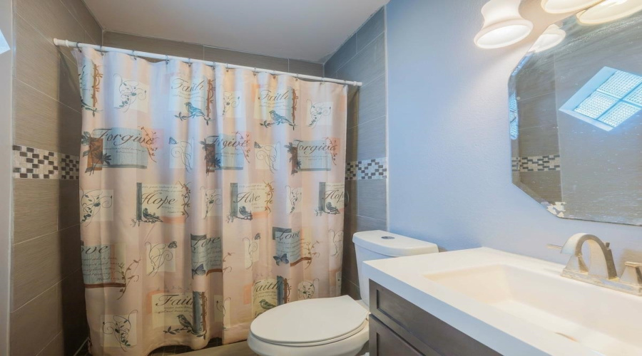 4725 San Rafael Ln, Laredo, Texas 78046, 3 Bedrooms Bedrooms, 5 Rooms Rooms,2 BathroomsBathrooms,Residential,For Sale,4725 San Rafael Ln,20263846