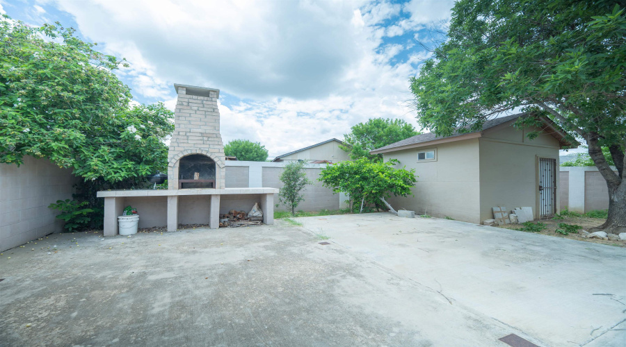 4725 San Rafael Ln, Laredo, Texas 78046, 3 Bedrooms Bedrooms, 5 Rooms Rooms,2 BathroomsBathrooms,Residential,For Sale,4725 San Rafael Ln,20263846