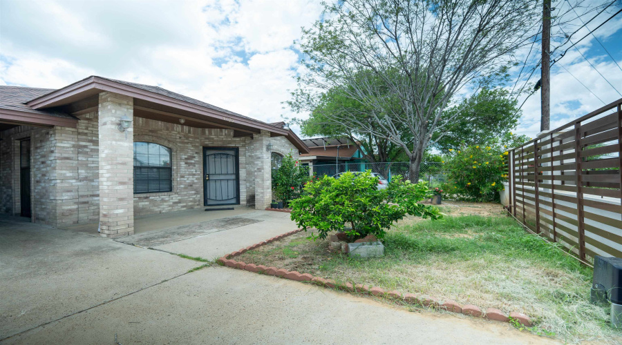 4725 San Rafael Ln, Laredo, Texas 78046, 3 Bedrooms Bedrooms, 5 Rooms Rooms,2 BathroomsBathrooms,Residential,For Sale,4725 San Rafael Ln,20263846