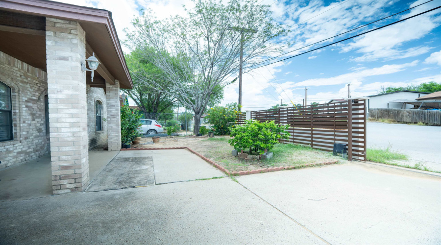 4725 San Rafael Ln, Laredo, Texas 78046, 3 Bedrooms Bedrooms, 5 Rooms Rooms,2 BathroomsBathrooms,Residential,For Sale,4725 San Rafael Ln,20263846