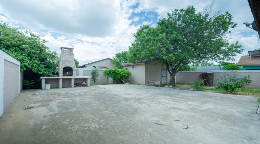 4725 San Rafael Ln, Laredo, Texas 78046, 3 Bedrooms Bedrooms, 5 Rooms Rooms,2 BathroomsBathrooms,Residential,For Sale,4725 San Rafael Ln,20263846