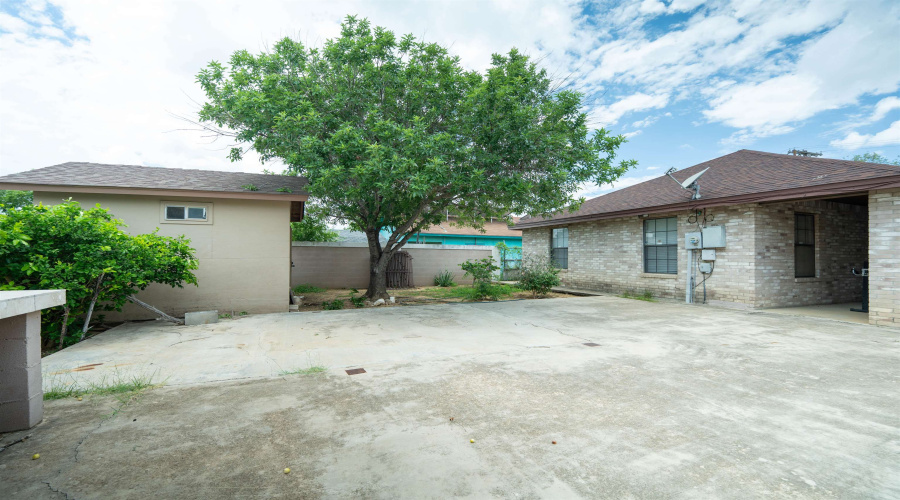 4725 San Rafael Ln, Laredo, Texas 78046, 3 Bedrooms Bedrooms, 5 Rooms Rooms,2 BathroomsBathrooms,Residential,For Sale,4725 San Rafael Ln,20263846