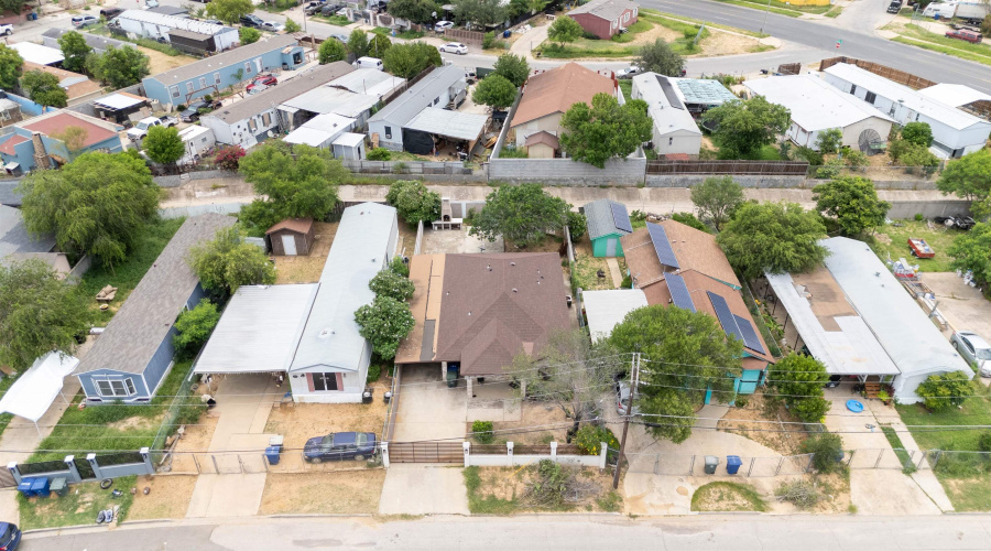 4725 San Rafael Ln, Laredo, Texas 78046, 3 Bedrooms Bedrooms, 5 Rooms Rooms,2 BathroomsBathrooms,Residential,For Sale,4725 San Rafael Ln,20263846