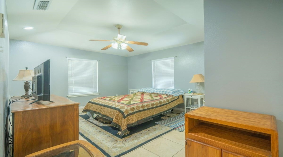 4725 San Rafael Ln, Laredo, Texas 78046, 3 Bedrooms Bedrooms, 5 Rooms Rooms,2 BathroomsBathrooms,Residential,For Sale,4725 San Rafael Ln,20263846
