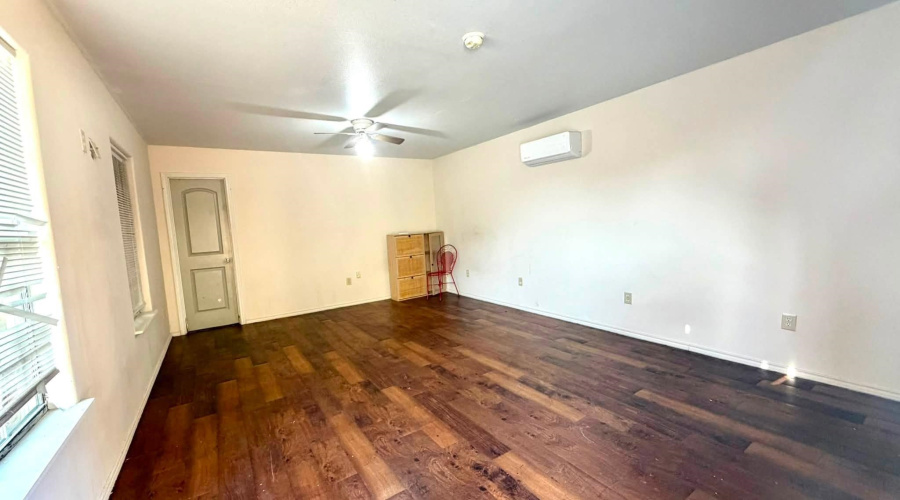 3102 Plum St, Laredo, Texas 78043, 1 Bedroom Bedrooms, 2 Rooms Rooms,1 BathroomBathrooms,Residential,For Rent,3102 Plum St,20263847