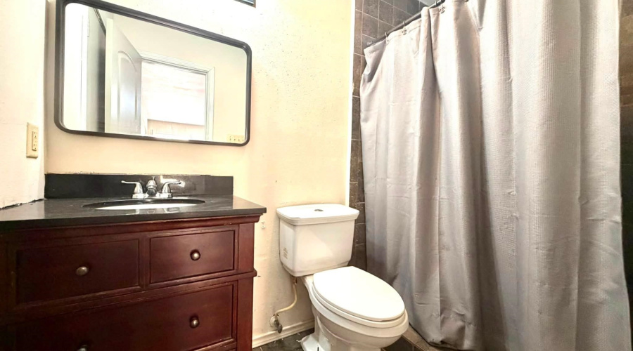 3102 Plum St, Laredo, Texas 78043, 1 Bedroom Bedrooms, 2 Rooms Rooms,1 BathroomBathrooms,Residential,For Rent,3102 Plum St,20263847