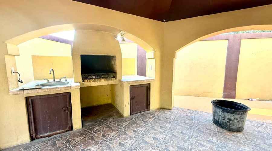 3102 Plum St, Laredo, Texas 78043, 1 Bedroom Bedrooms, 2 Rooms Rooms,1 BathroomBathrooms,Residential,For Rent,3102 Plum St,20263847