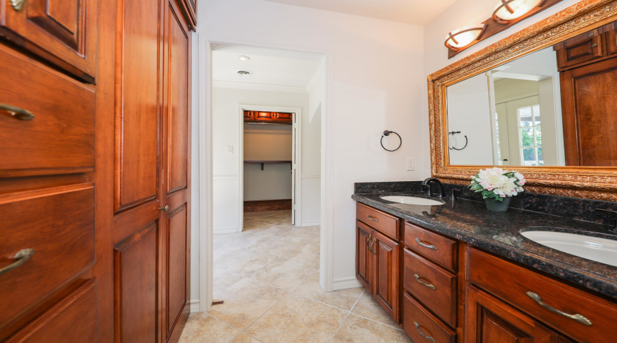 409 Longshadow Rd, Laredo, Texas 78041, 4 Bedrooms Bedrooms, 8 Rooms Rooms,4 BathroomsBathrooms,Residential,For Sale,409 Longshadow Rd,20263850