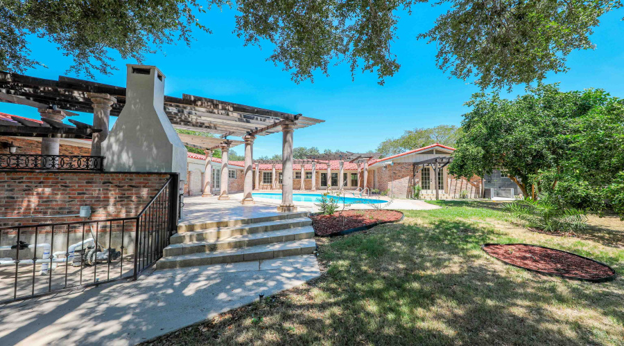 409 Longshadow Rd, Laredo, Texas 78041, 4 Bedrooms Bedrooms, 8 Rooms Rooms,4 BathroomsBathrooms,Residential,For Sale,409 Longshadow Rd,20263850