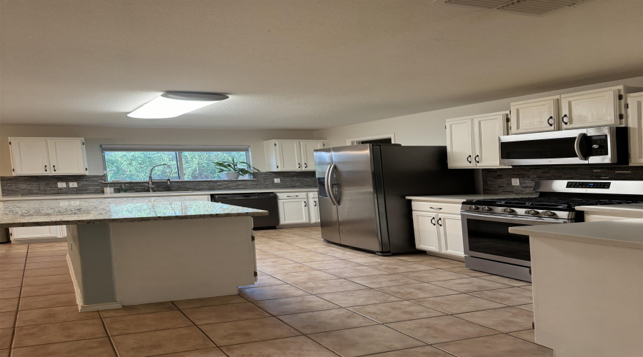 5229 Brewster Dr, Laredo, Texas 78045, 3 Bedrooms Bedrooms, 5 Rooms Rooms,2 BathroomsBathrooms,Residential,For Rent,5229 Brewster Dr,20263851