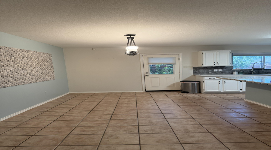 5229 Brewster Dr, Laredo, Texas 78045, 3 Bedrooms Bedrooms, 5 Rooms Rooms,2 BathroomsBathrooms,Residential,For Rent,5229 Brewster Dr,20263851
