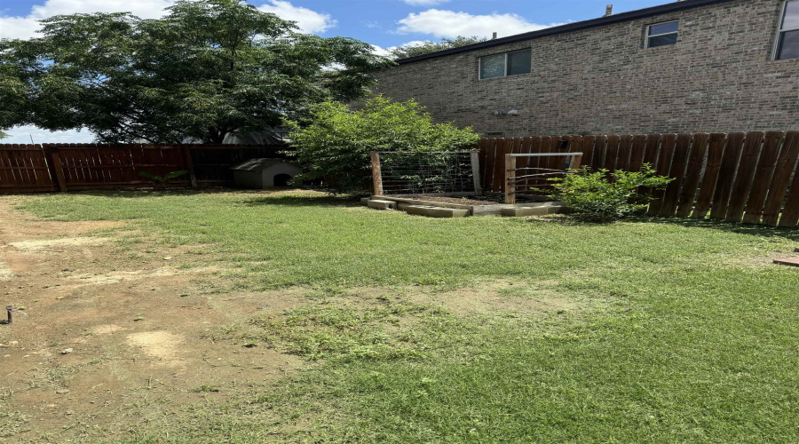5229 Brewster Dr, Laredo, Texas 78045, 3 Bedrooms Bedrooms, 5 Rooms Rooms,2 BathroomsBathrooms,Residential,For Sale,5229 Brewster Dr,20263853
