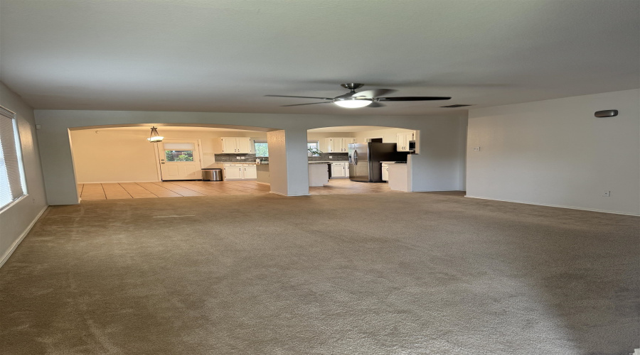 5229 Brewster Dr, Laredo, Texas 78045, 3 Bedrooms Bedrooms, 5 Rooms Rooms,2 BathroomsBathrooms,Residential,For Sale,5229 Brewster Dr,20263853