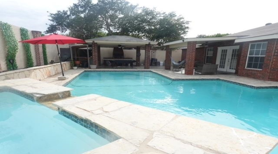 1715 Kingwood Dr, Laredo, Texas 78045, 3 Bedrooms Bedrooms, 7 Rooms Rooms,2 BathroomsBathrooms,Residential,For Sale,1715 Kingwood Dr,20263854