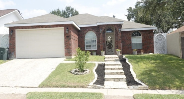 1715 Kingwood Dr, Laredo, Texas 78045, 3 Bedrooms Bedrooms, 7 Rooms Rooms,2 BathroomsBathrooms,Residential,For Sale,1715 Kingwood Dr,20263854