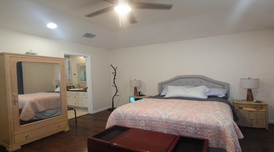 1715 Kingwood Dr, Laredo, Texas 78045, 3 Bedrooms Bedrooms, 7 Rooms Rooms,2 BathroomsBathrooms,Residential,For Sale,1715 Kingwood Dr,20263854