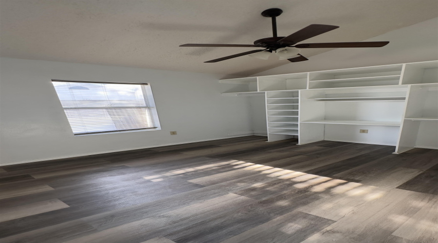 1004 Minutemen Dr, Laredo, Texas 78046, 3 Bedrooms Bedrooms, 5 Rooms Rooms,2 BathroomsBathrooms,Residential,For Rent,1004 Minutemen Dr,20263856