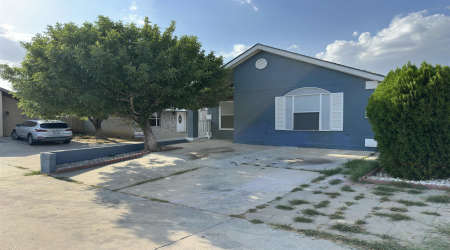 1004 Minutemen Dr, Laredo, Texas 78046, 3 Bedrooms Bedrooms, 5 Rooms Rooms,2 BathroomsBathrooms,Residential,For Rent,1004 Minutemen Dr,20263856