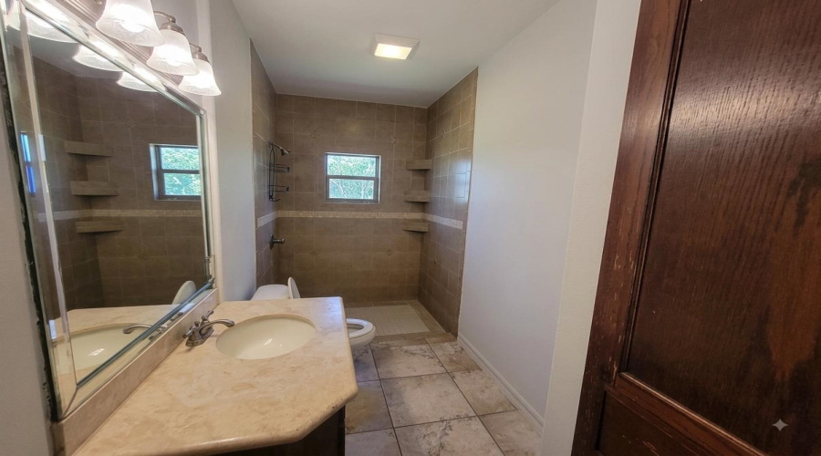 2024 Durango Ave, LAREDO, Texas 78046, 4 Bedrooms Bedrooms, 5 Rooms Rooms,3 BathroomsBathrooms,Residential,For Sale,2024 Durango Ave,20263858