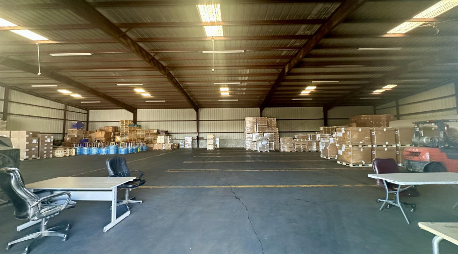 4116 Trade Center Blvd, Laredo, Texas 78045-9999, 1 Bedroom Bedrooms, 21 Rooms Rooms,2 BathroomsBathrooms,Commercial/industrial,For Rent,4116 Trade Center Blvd,20263857