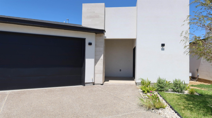 1108 Hebilla Ct., LAREDO, Texas 78046, 4 Bedrooms Bedrooms, 5 Rooms Rooms,3 BathroomsBathrooms,Residential,For Sale,1108 Hebilla Ct.,20263870