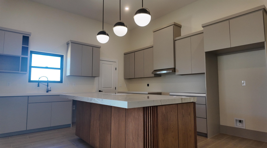 1108 Hebilla Ct., LAREDO, Texas 78046, 4 Bedrooms Bedrooms, 5 Rooms Rooms,3 BathroomsBathrooms,Residential,For Sale,1108 Hebilla Ct.,20263870