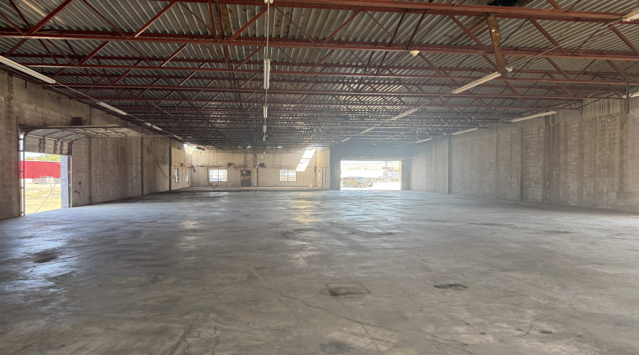 569 Logan Ave, Laredo, Texas 78040, 1 Bedroom Bedrooms, 6 Rooms Rooms,Commercial/industrial,For Rent,569 Logan Ave,20263860