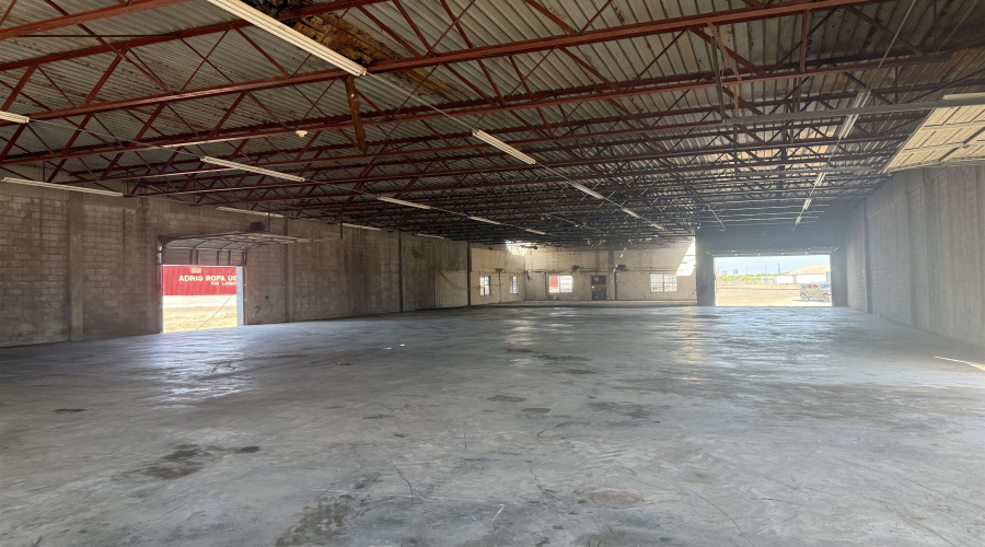 569 Logan Ave, Laredo, Texas 78040, 1 Bedroom Bedrooms, 6 Rooms Rooms,Commercial/industrial,For Rent,569 Logan Ave,20263860