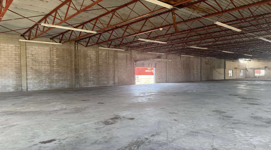 569 Logan Ave, Laredo, Texas 78040, 1 Bedroom Bedrooms, 6 Rooms Rooms,Commercial/industrial,For Rent,569 Logan Ave,20263860