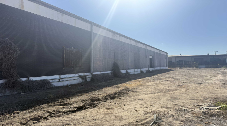 569 Logan Ave, Laredo, Texas 78040, 1 Bedroom Bedrooms, 6 Rooms Rooms,Commercial/industrial,For Rent,569 Logan Ave,20263860