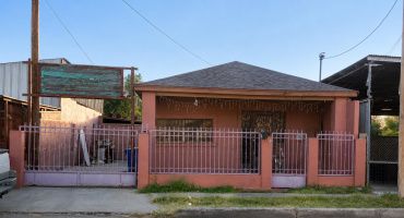 1516 San Bernardo Ave, Laredo, Texas 78040, ,2 BathroomsBathrooms,Commercial retail/office,For Sale,1516 San Bernardo Ave,20263868