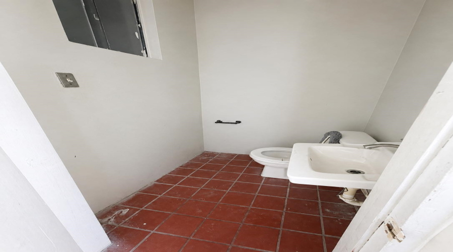 1516 San Bernardo Ave, Laredo, Texas 78040, ,2 BathroomsBathrooms,Commercial retail/office,For Sale,1516 San Bernardo Ave,20263868