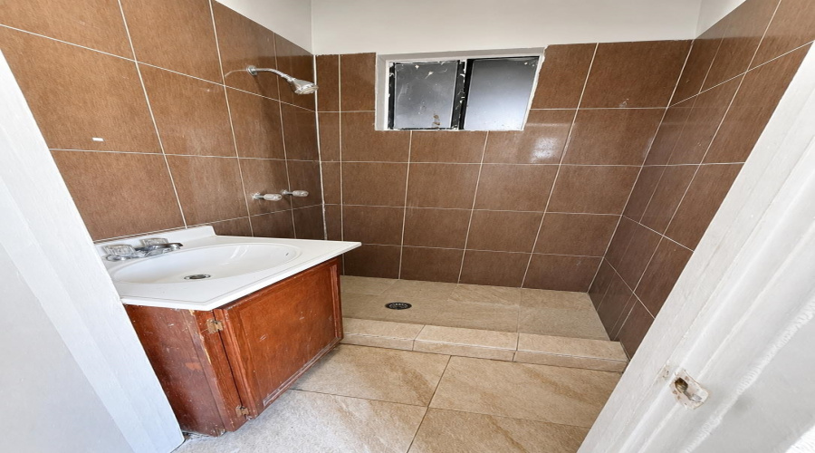 1516 San Bernardo Ave, Laredo, Texas 78040, ,2 BathroomsBathrooms,Commercial retail/office,For Sale,1516 San Bernardo Ave,20263868