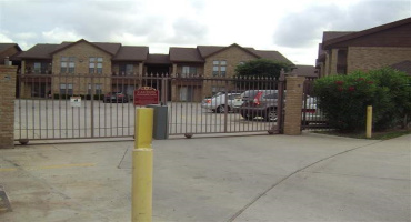 9802 Cantera Ct, Laredo, Texas 78045, 2 Bedrooms Bedrooms, 4 Rooms Rooms,2 BathroomsBathrooms,Residential,For Rent,9802 Cantera Ct,20263859