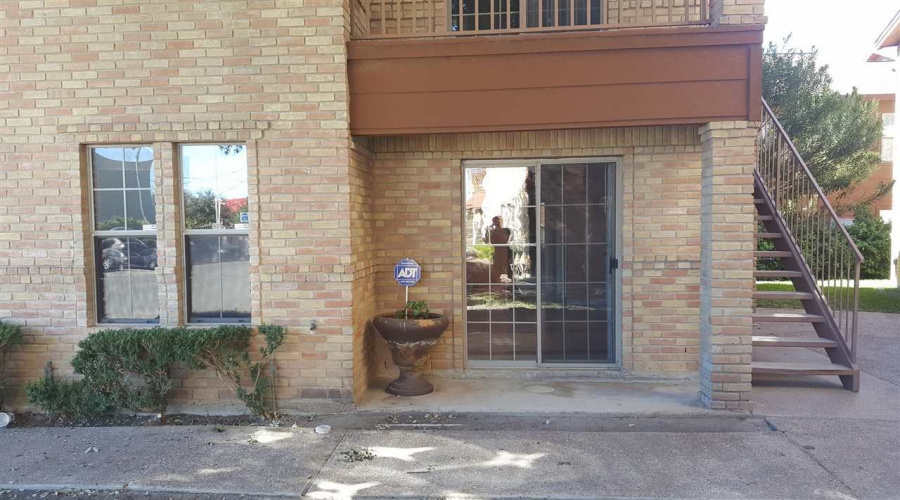 9802 Cantera Ct, Laredo, Texas 78045, 2 Bedrooms Bedrooms, 4 Rooms Rooms,2 BathroomsBathrooms,Residential,For Rent,9802 Cantera Ct,20263859