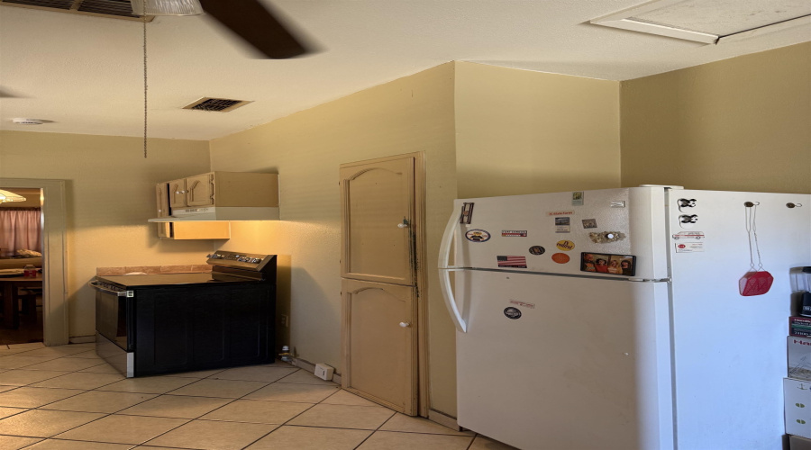 1801 Galveston St, Laredo, TX, Texas 78043-2906, 3 Bedrooms Bedrooms, 5 Rooms Rooms,2 BathroomsBathrooms,Residential,For Sale,1801 Galveston St,20263861