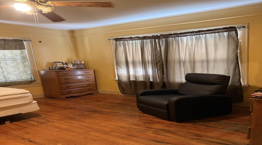1801 Galveston St, Laredo, TX, Texas 78043-2906, 3 Bedrooms Bedrooms, 5 Rooms Rooms,2 BathroomsBathrooms,Residential,For Sale,1801 Galveston St,20263861