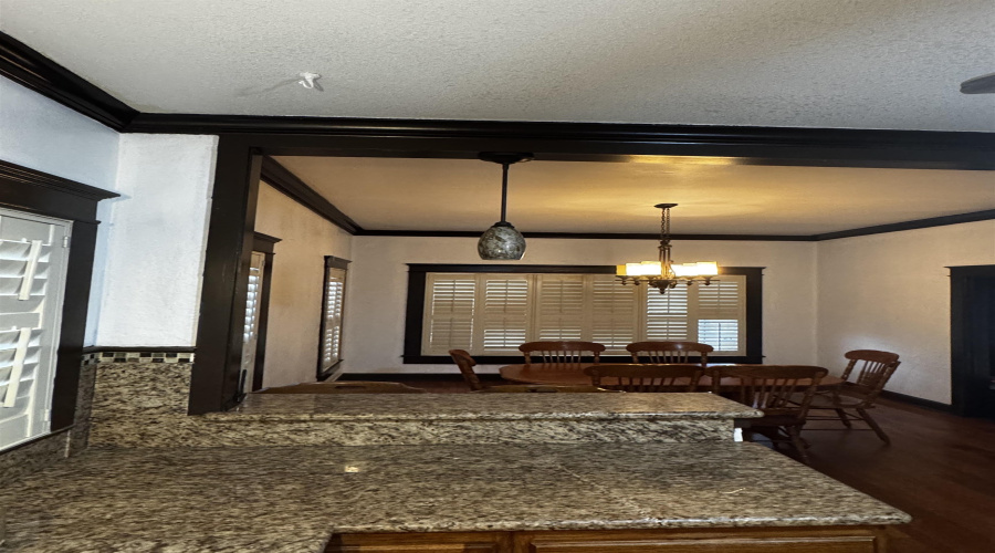 720 N Stone Ave, Laredo, Texas 78040, 5 Bedrooms Bedrooms, 10 Rooms Rooms,4 BathroomsBathrooms,Residential,For Sale,720 N Stone Ave,20263863