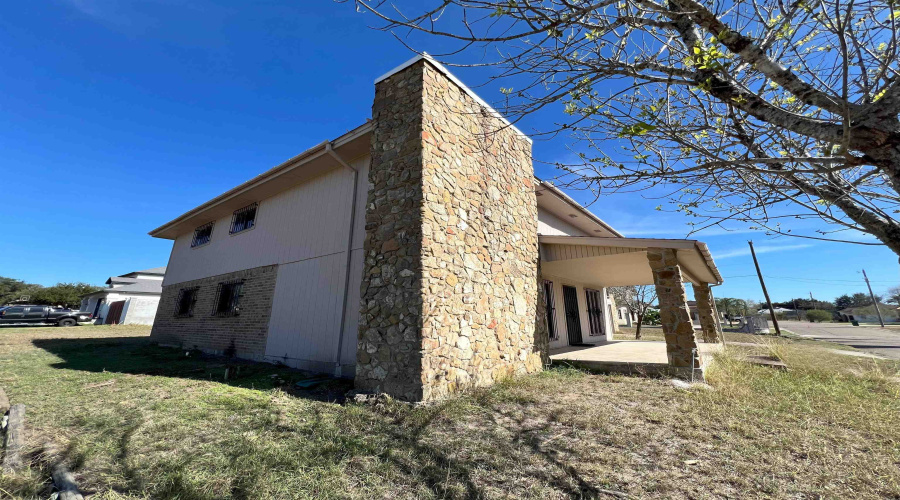 548 Cerrito Dr, Zapata, Texas 78076, 3 Bedrooms Bedrooms, 7 Rooms Rooms,2 BathroomsBathrooms,Residential,For Sale,548 Cerrito Dr,20263864