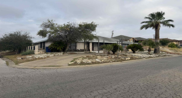 108 S Espana Dr., Laredo, Texas 78043, 4 Bedrooms Bedrooms, 9 Rooms Rooms,2 BathroomsBathrooms,Residential,For Sale,108 S Espana Dr.,20263865