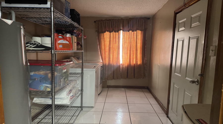 108 S Espana Dr., Laredo, Texas 78043, 4 Bedrooms Bedrooms, 9 Rooms Rooms,2 BathroomsBathrooms,Residential,For Sale,108 S Espana Dr.,20263865
