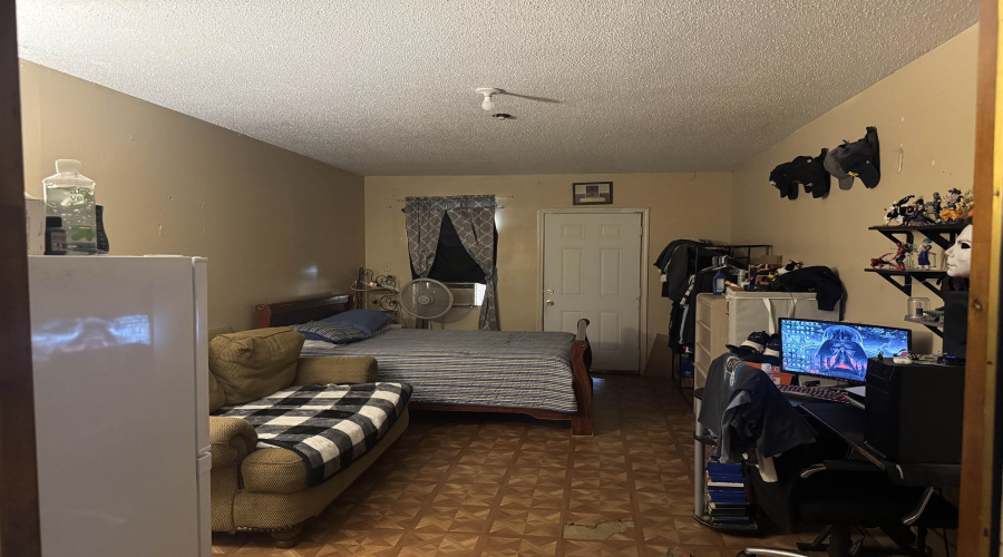 108 S Espana Dr., Laredo, Texas 78043, 4 Bedrooms Bedrooms, 9 Rooms Rooms,2 BathroomsBathrooms,Residential,For Sale,108 S Espana Dr.,20263865