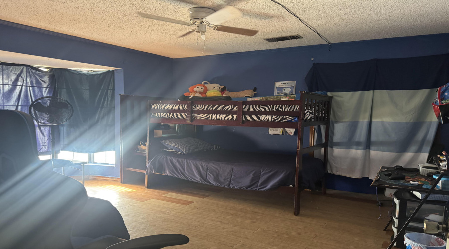 108 S Espana Dr., Laredo, Texas 78043, 4 Bedrooms Bedrooms, 9 Rooms Rooms,2 BathroomsBathrooms,Residential,For Sale,108 S Espana Dr.,20263865