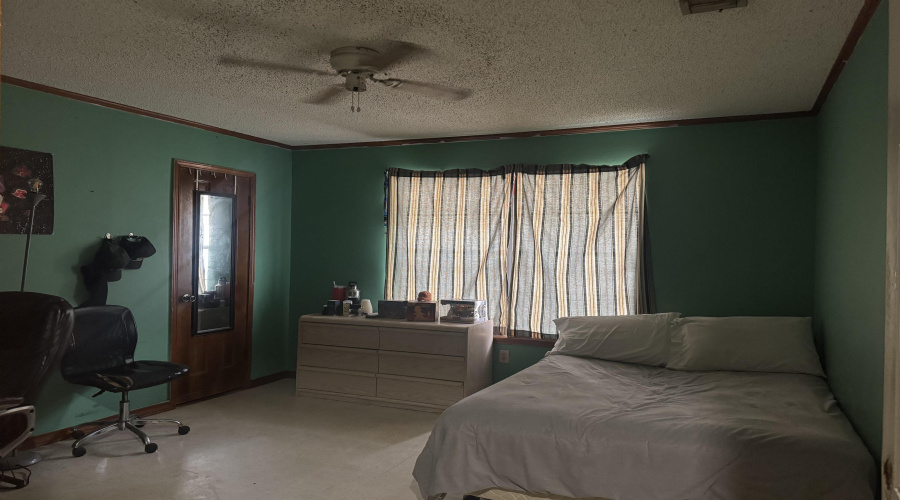 108 S Espana Dr., Laredo, Texas 78043, 4 Bedrooms Bedrooms, 9 Rooms Rooms,2 BathroomsBathrooms,Residential,For Sale,108 S Espana Dr.,20263865