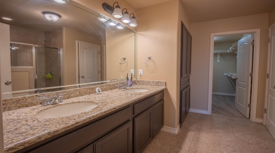 505 Silver Palm Dr, Laredo, Texas 78045, 4 Bedrooms Bedrooms, 7 Rooms Rooms,3 BathroomsBathrooms,Residential,For Sale,505 Silver Palm Dr,20263869